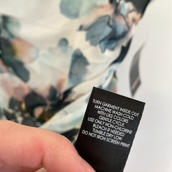 NEW NWT TORRID 1 Plus Size Stretch Mesh Crew Neck Ruched Top Watercolor Floral - Picture 12 of 15